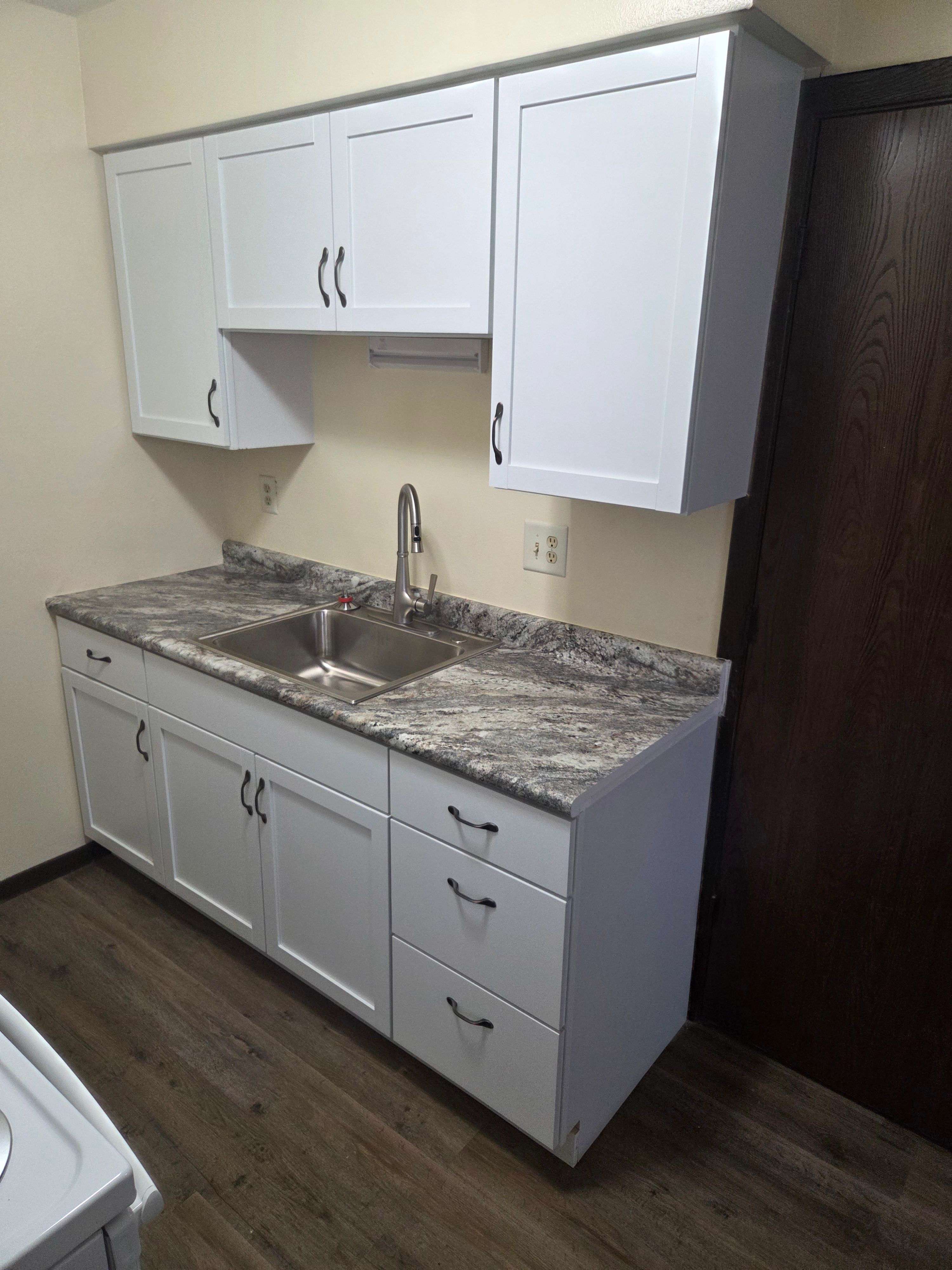 425 S Thayer St – photo 1 of 14
