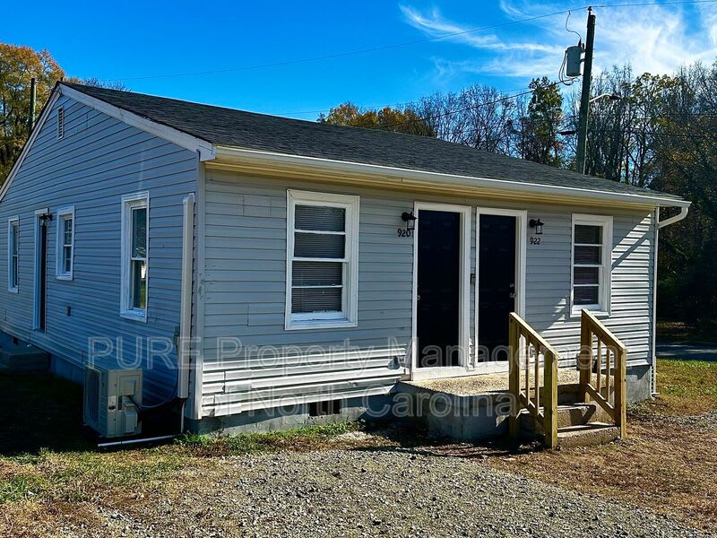920 Holt St – photo 1 of 18
