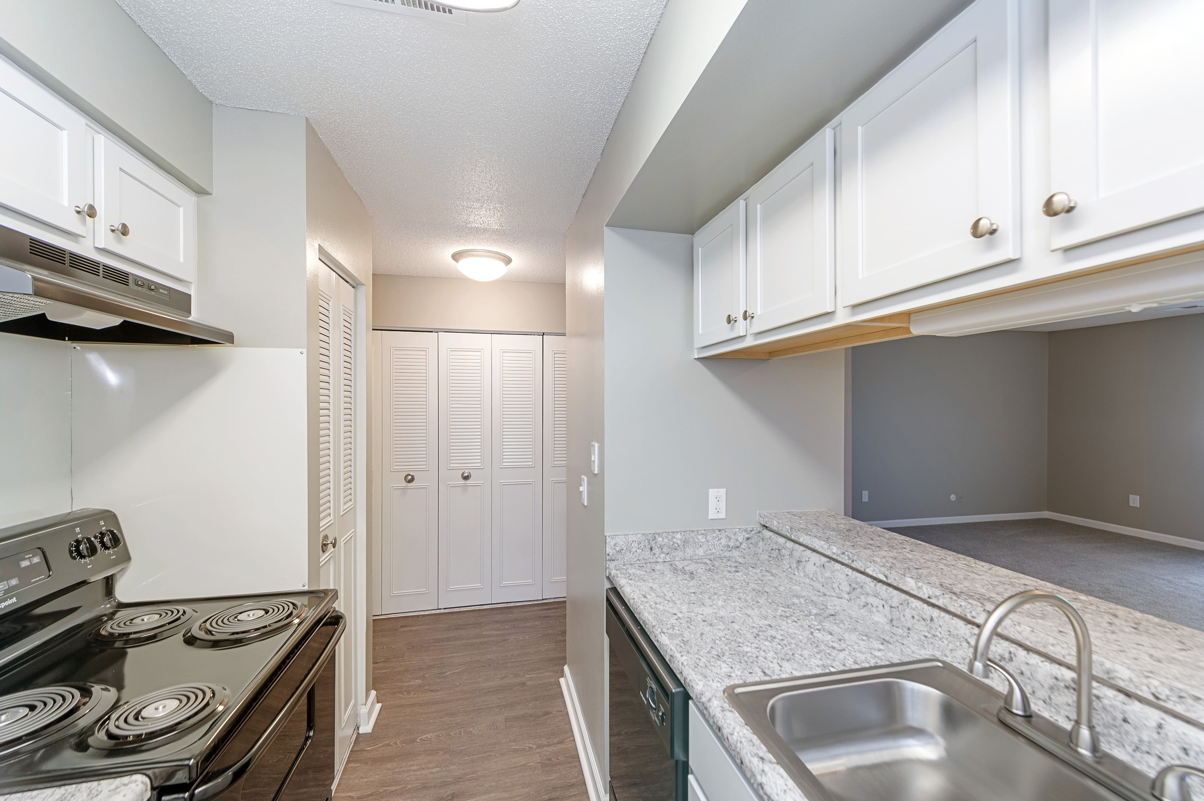 Pebble Point Apartments – photo 1