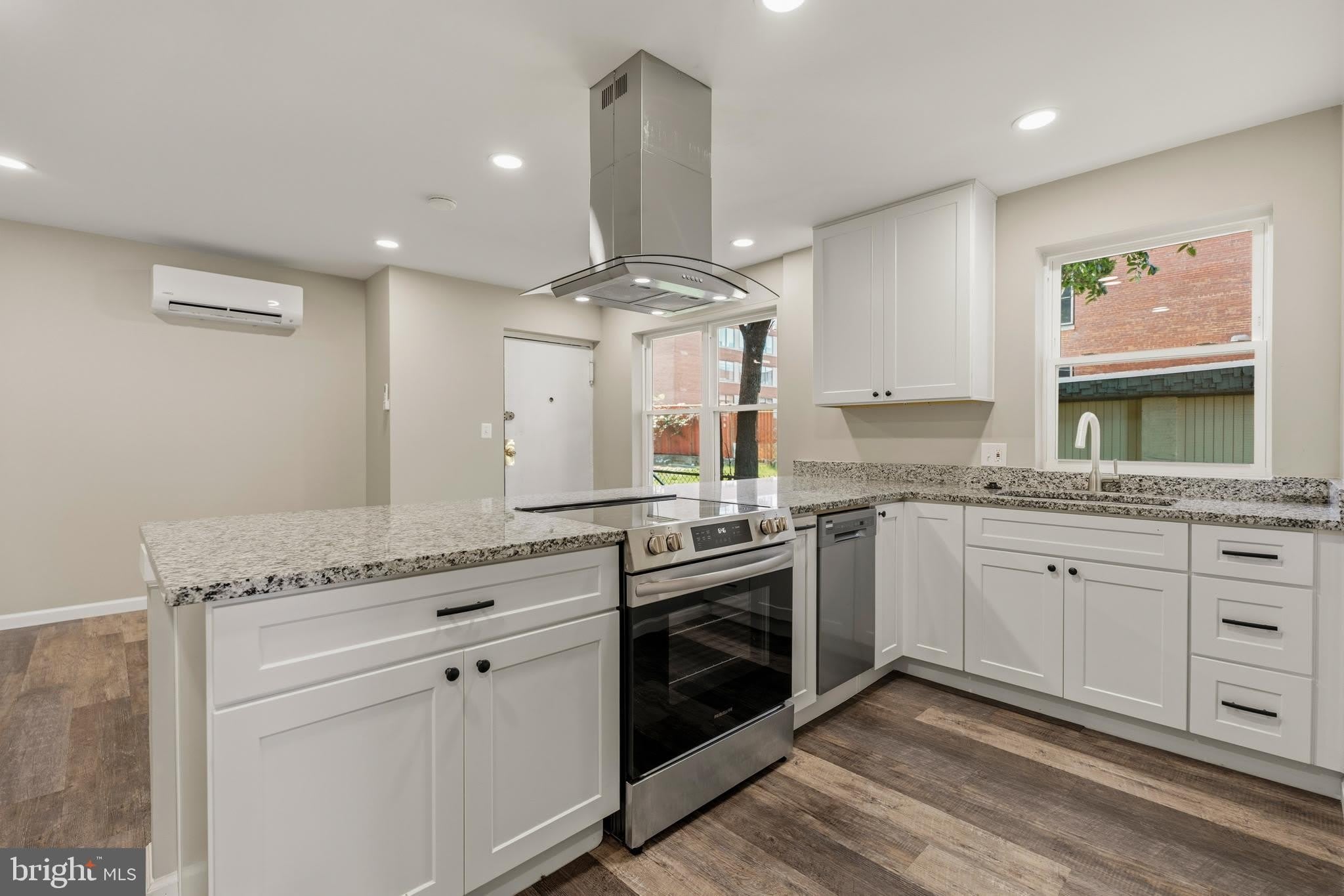 4117 MINNESOTA Avenue NE – photo 1