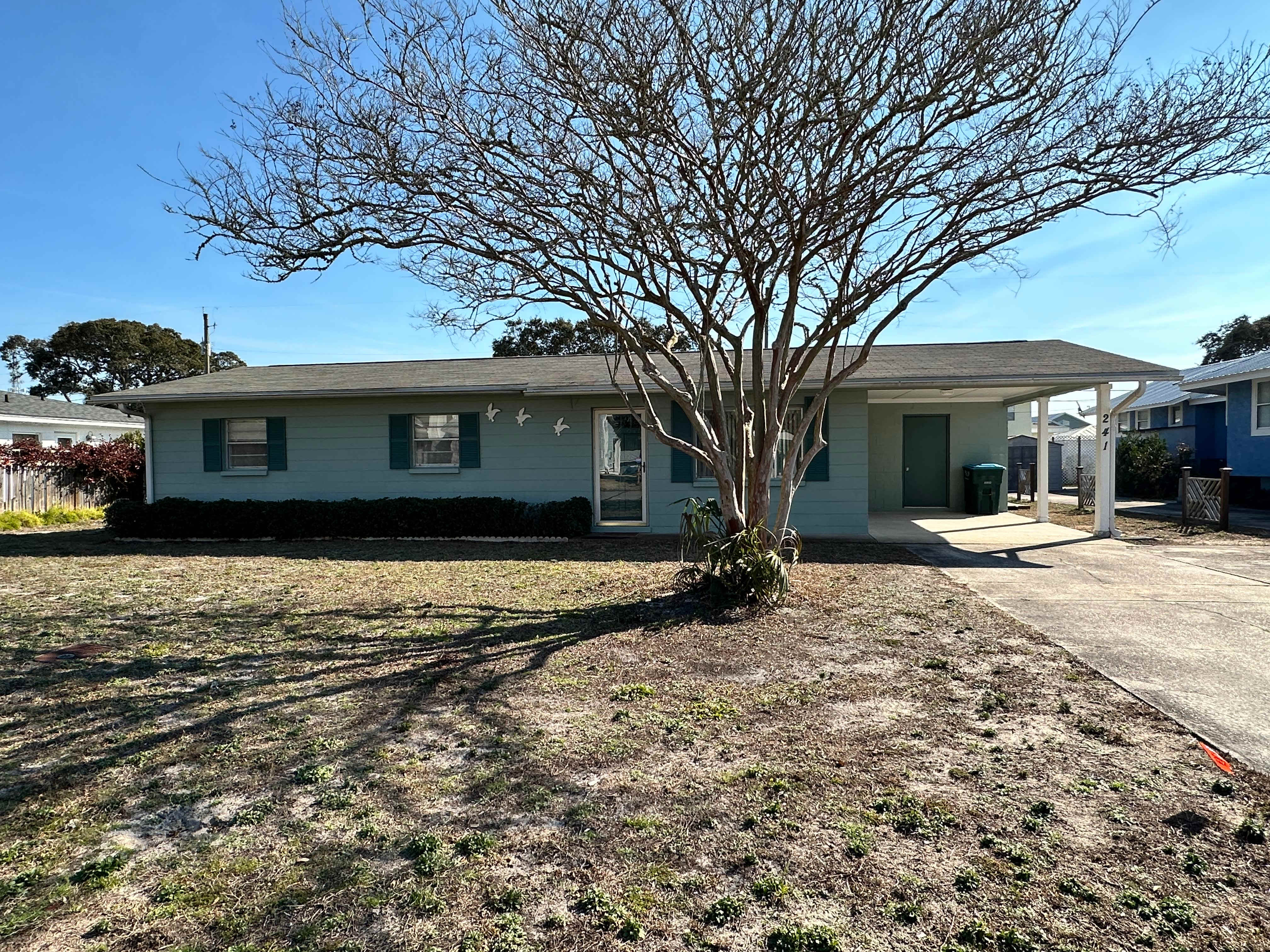 241 Belaire Dr – photo 1 of 15