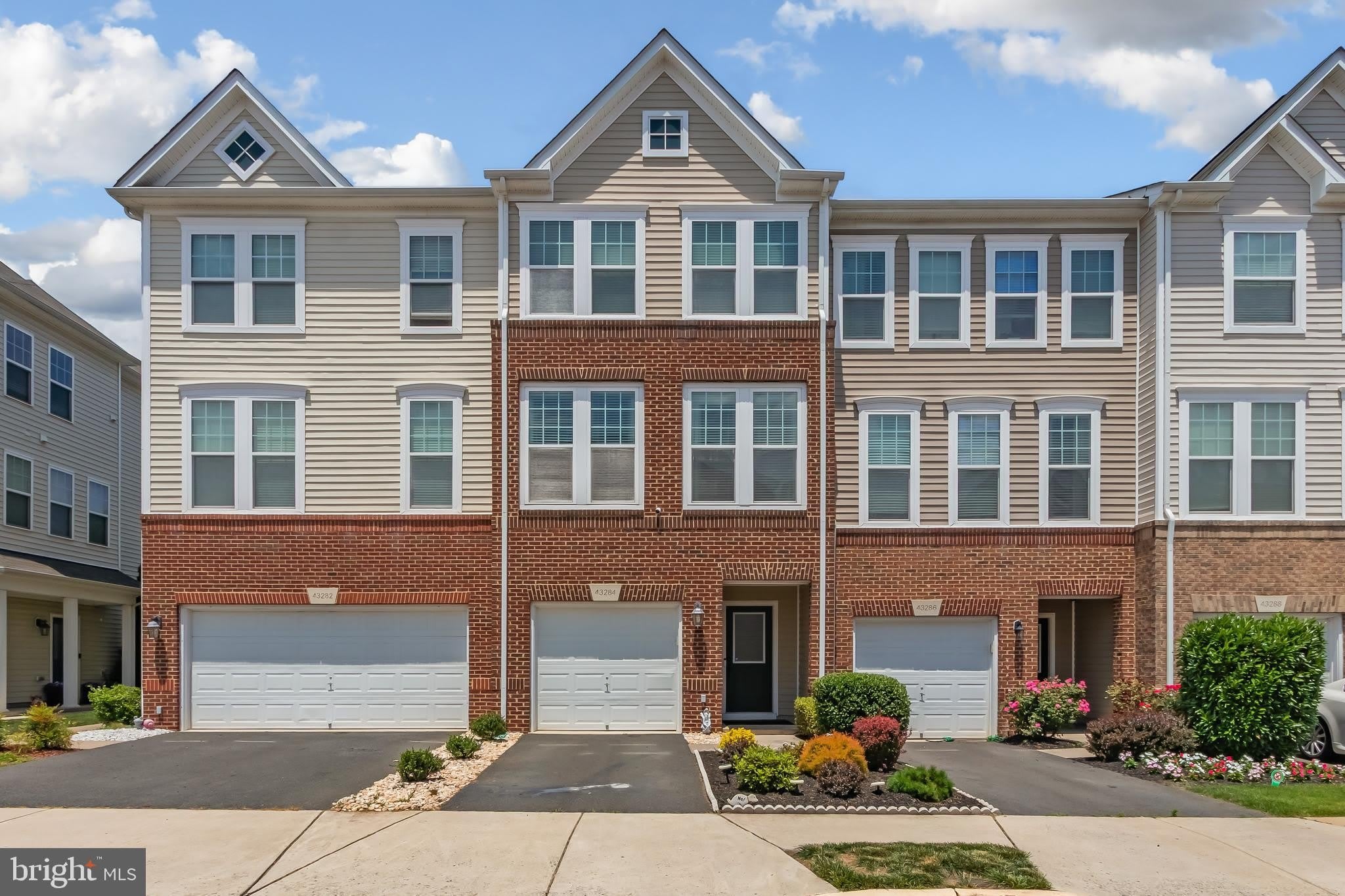 43284 NOVI Terrace – photo 1 of 28
