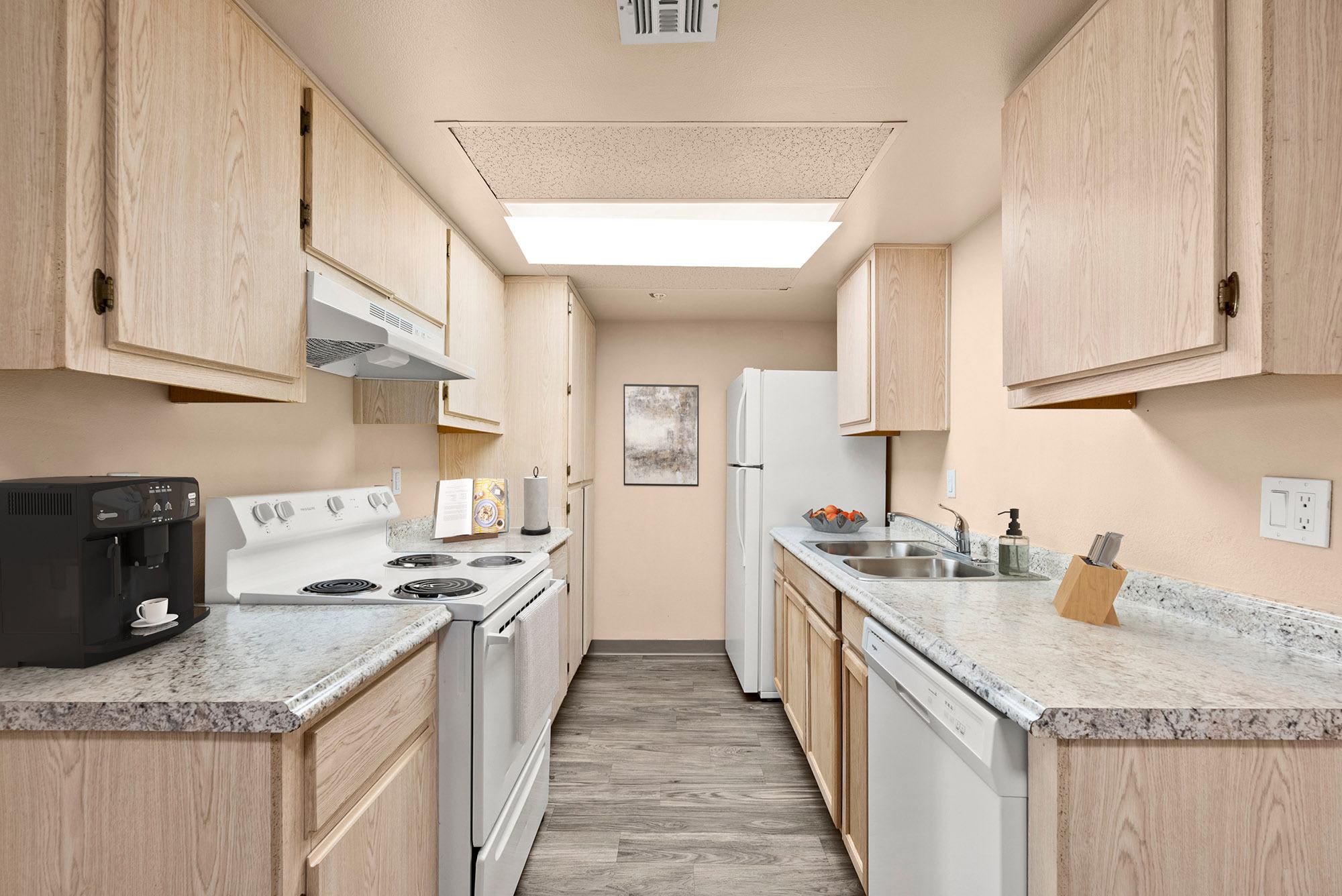 Silver Cliffs Apartments – photo 1