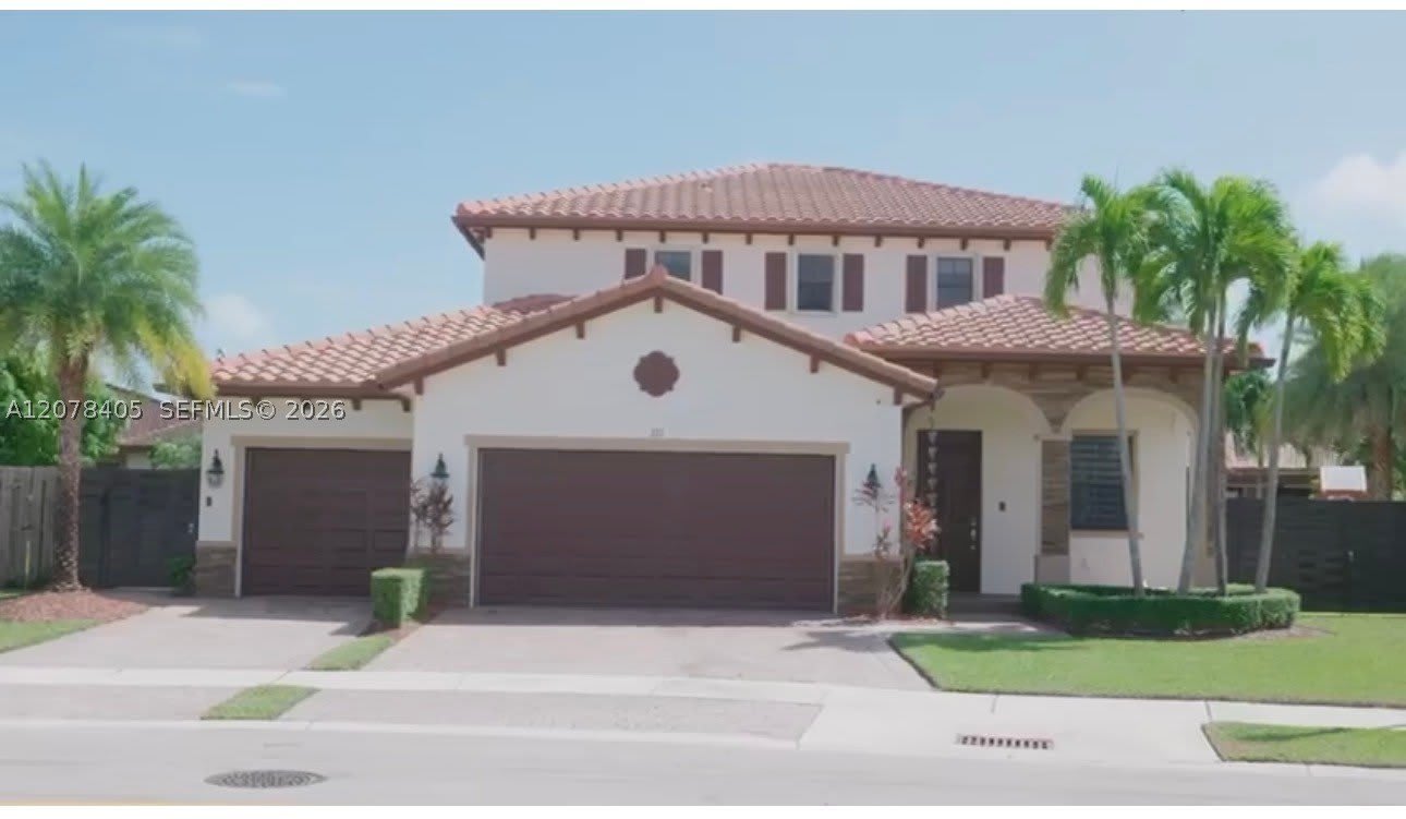 221 SE 35th Ave – photo 1