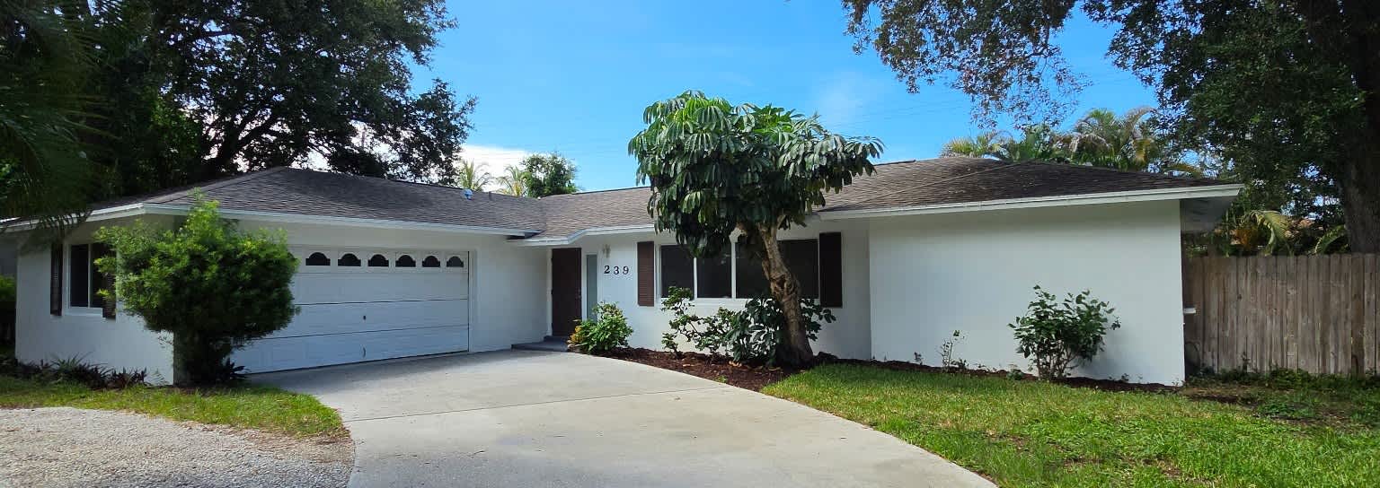239 West Riverside Drive – photo 1