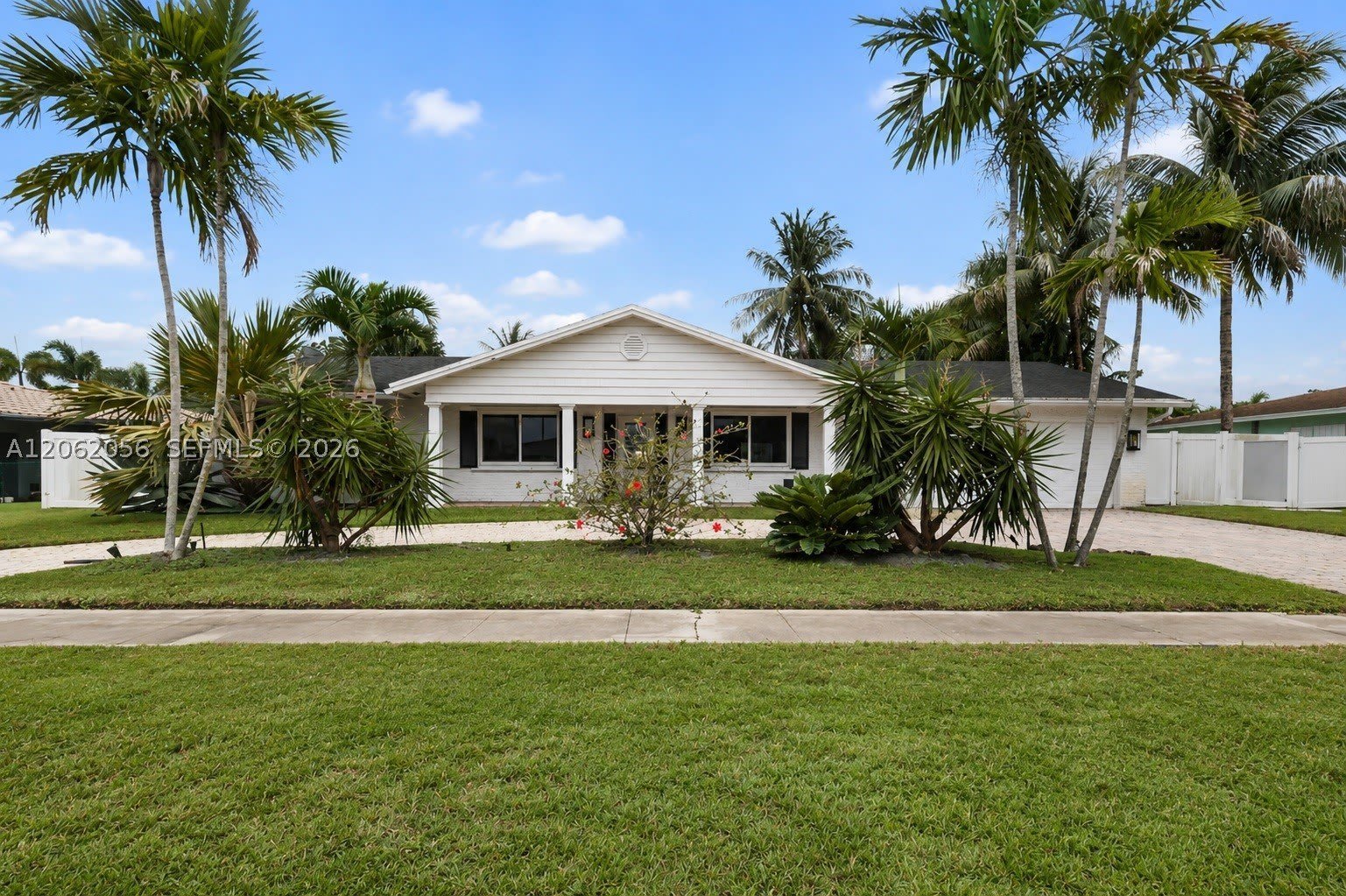 6000 SW 17th St – photo 1