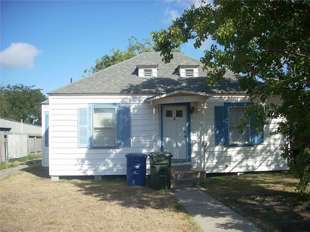 2333 Riggan Street – photo 1 of 12