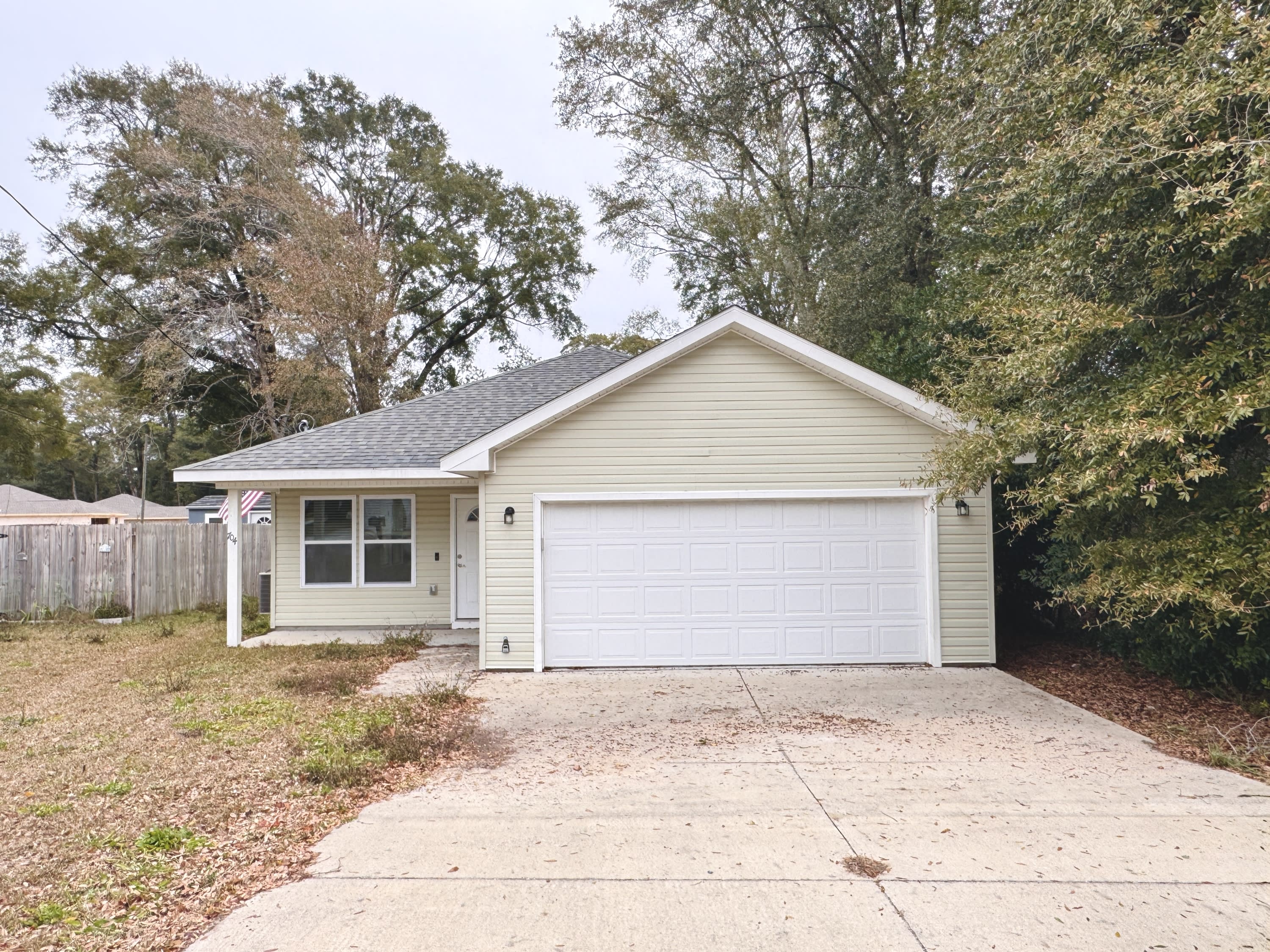 704 East Chestnut Avenue – photo 1