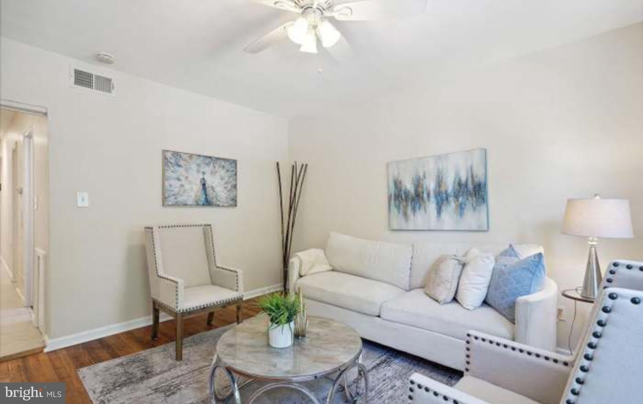 1723 Gales Place Ne – photo 1