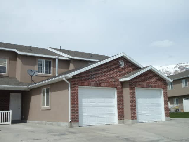Beautiful Harrisville Townhouse for Rent – photo 1 of 9