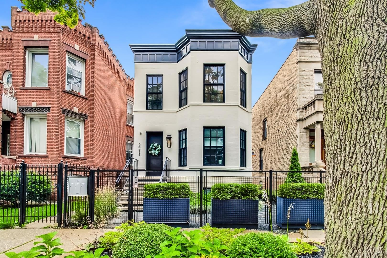 2511 N Francisco Avenue – photo 1