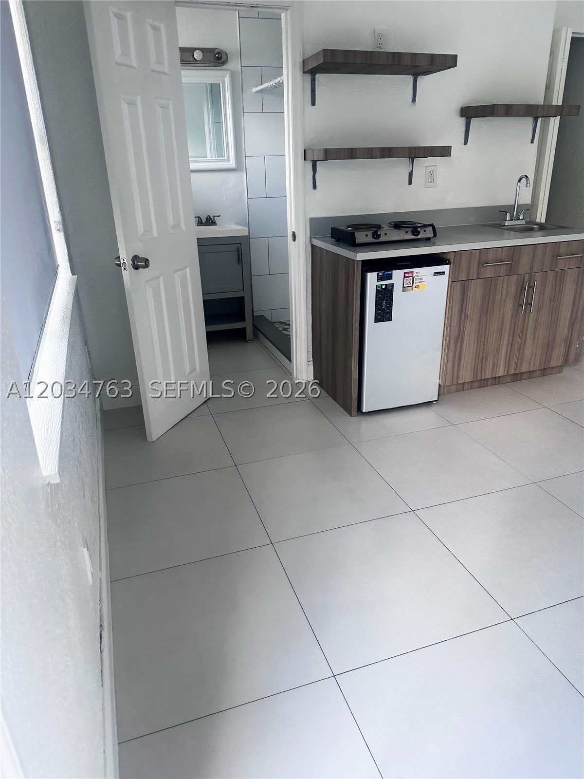 1265 SW 6th St – photo 1