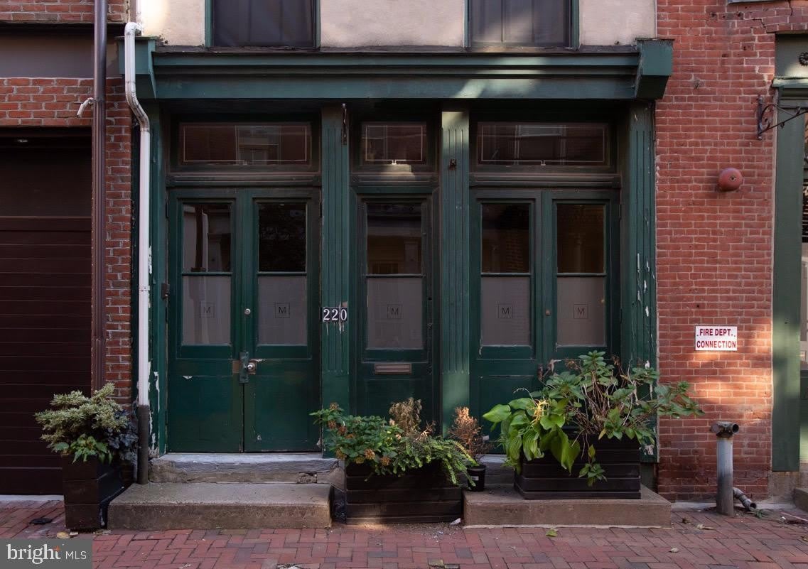 220 N CHURCH Street – photo 1