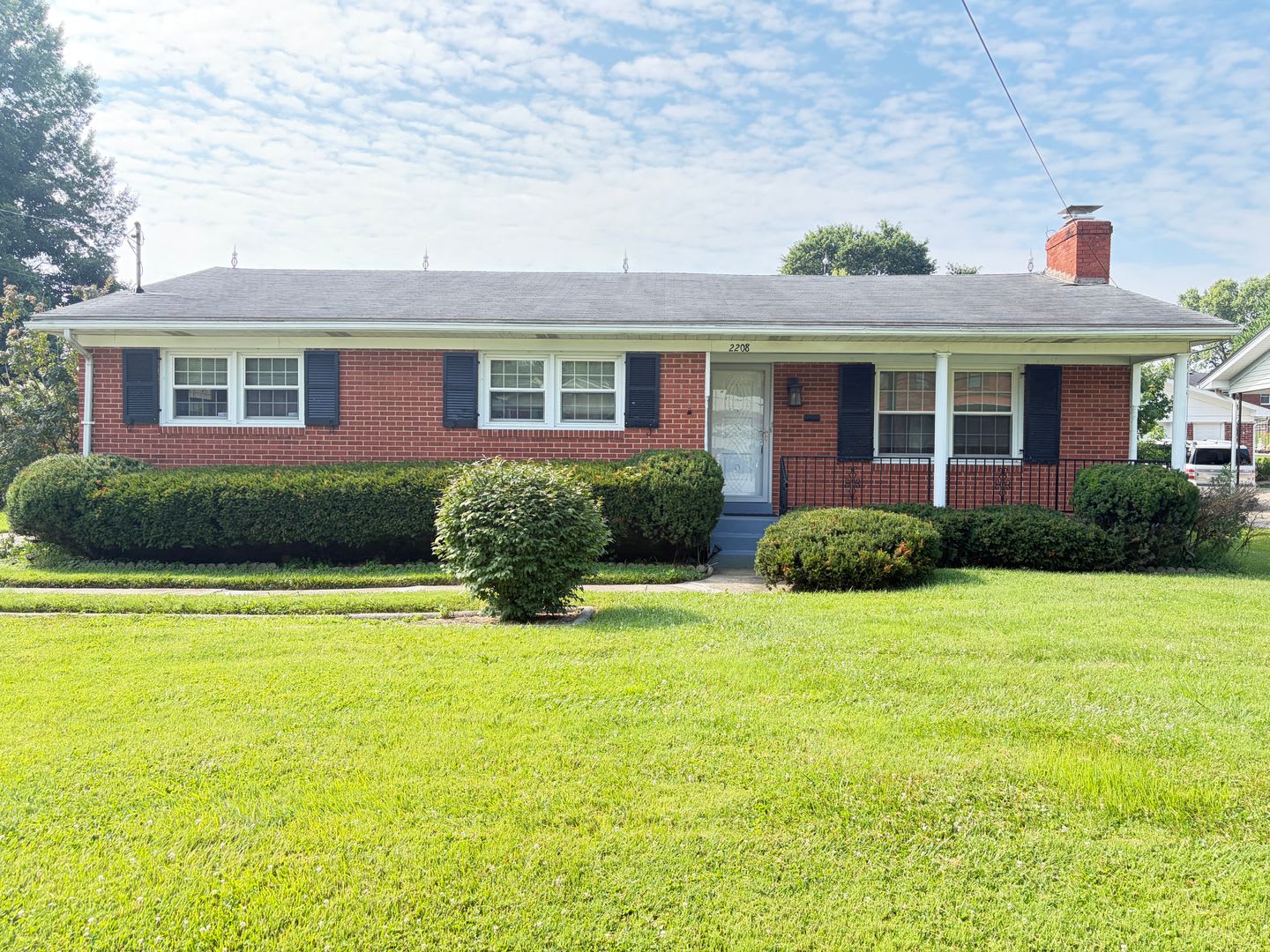 Miraculous 3 Bedroom And 2.5 Bath House!! – photo 1