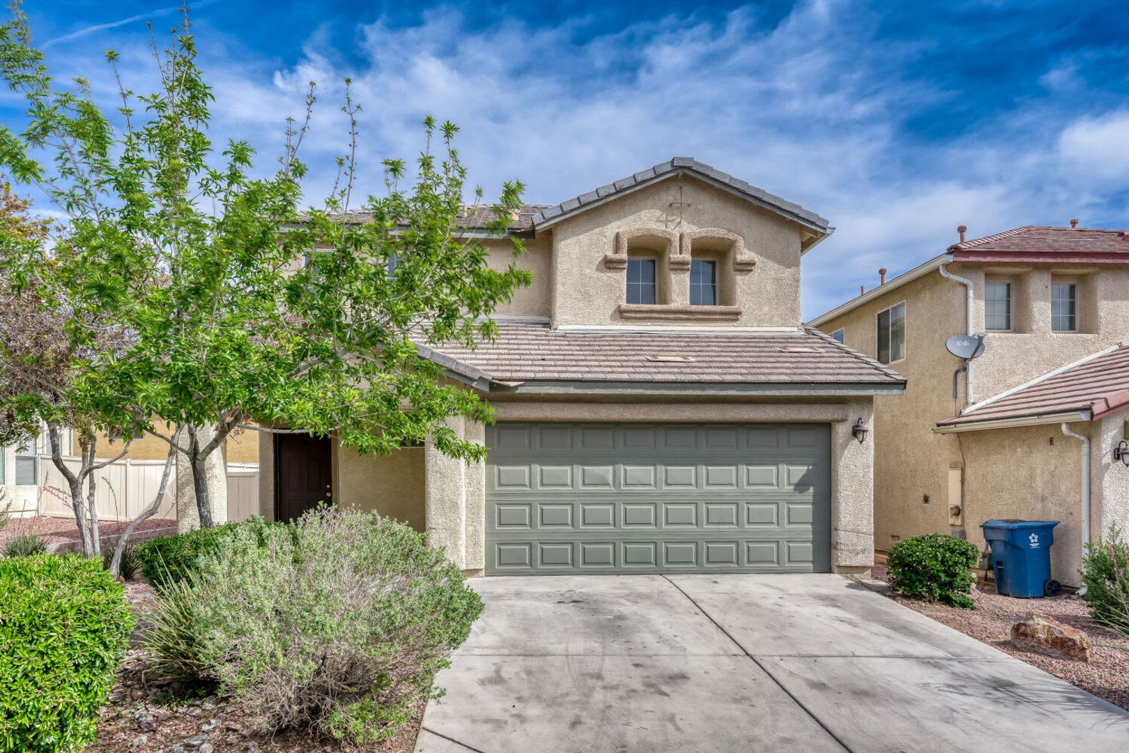 Beautiful 4-Bedroom Henderson Home with Fireplace & 2-Car Garage! – photo 1
