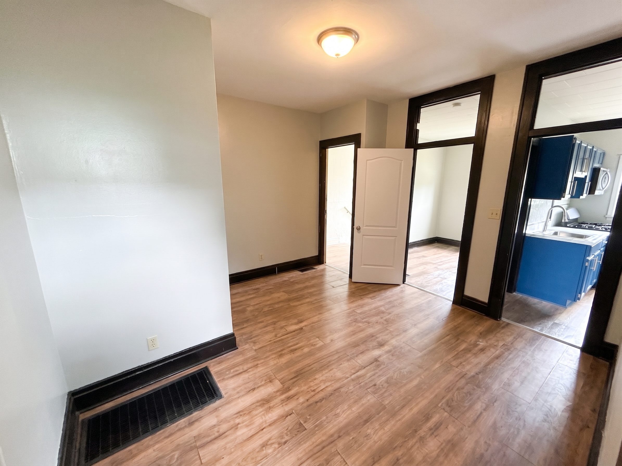467 Fargo AvenueUnit 1 (lower Front) – photo 1 of 7