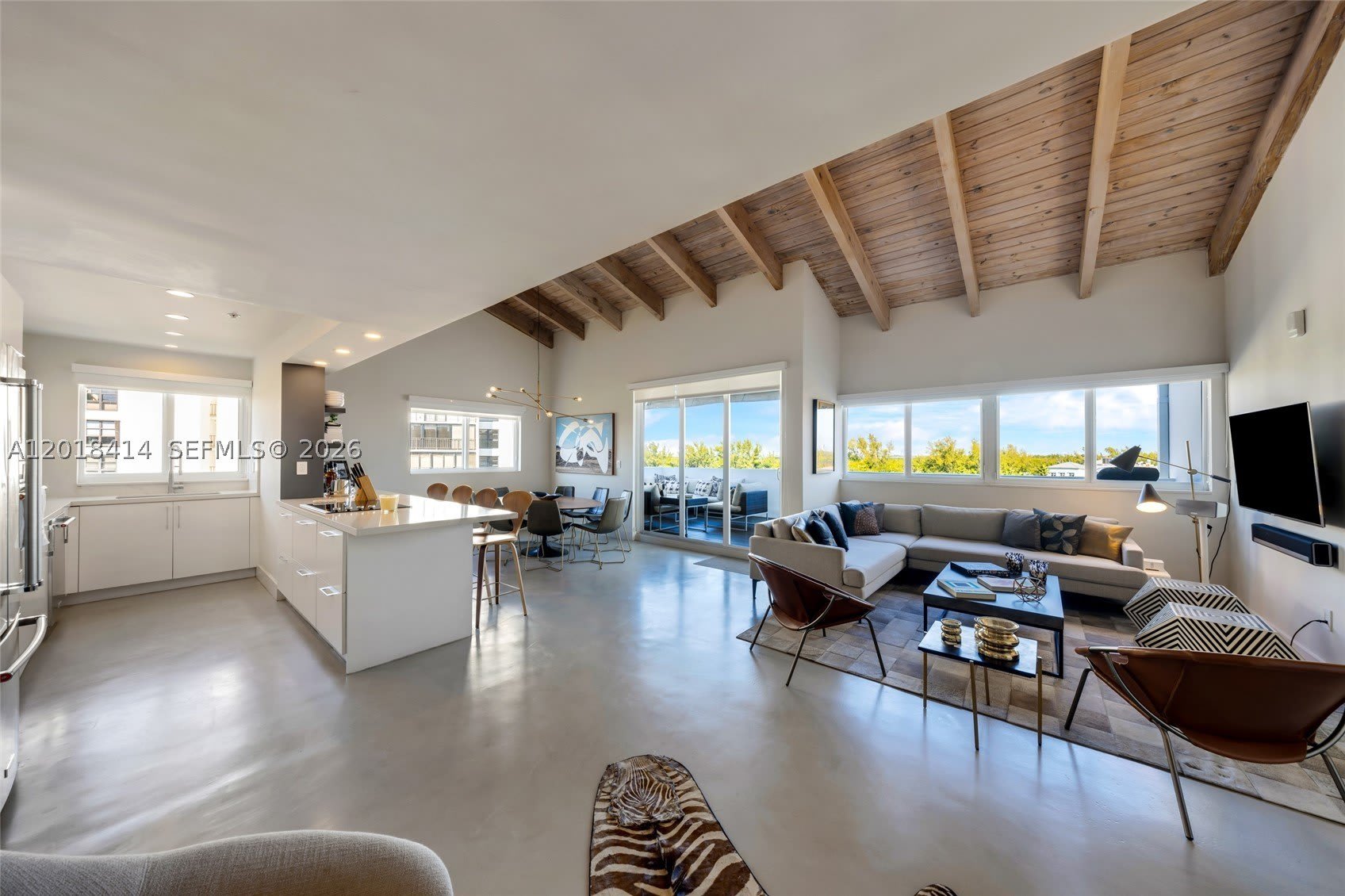 50 Ocean Lane Dr – photo 1