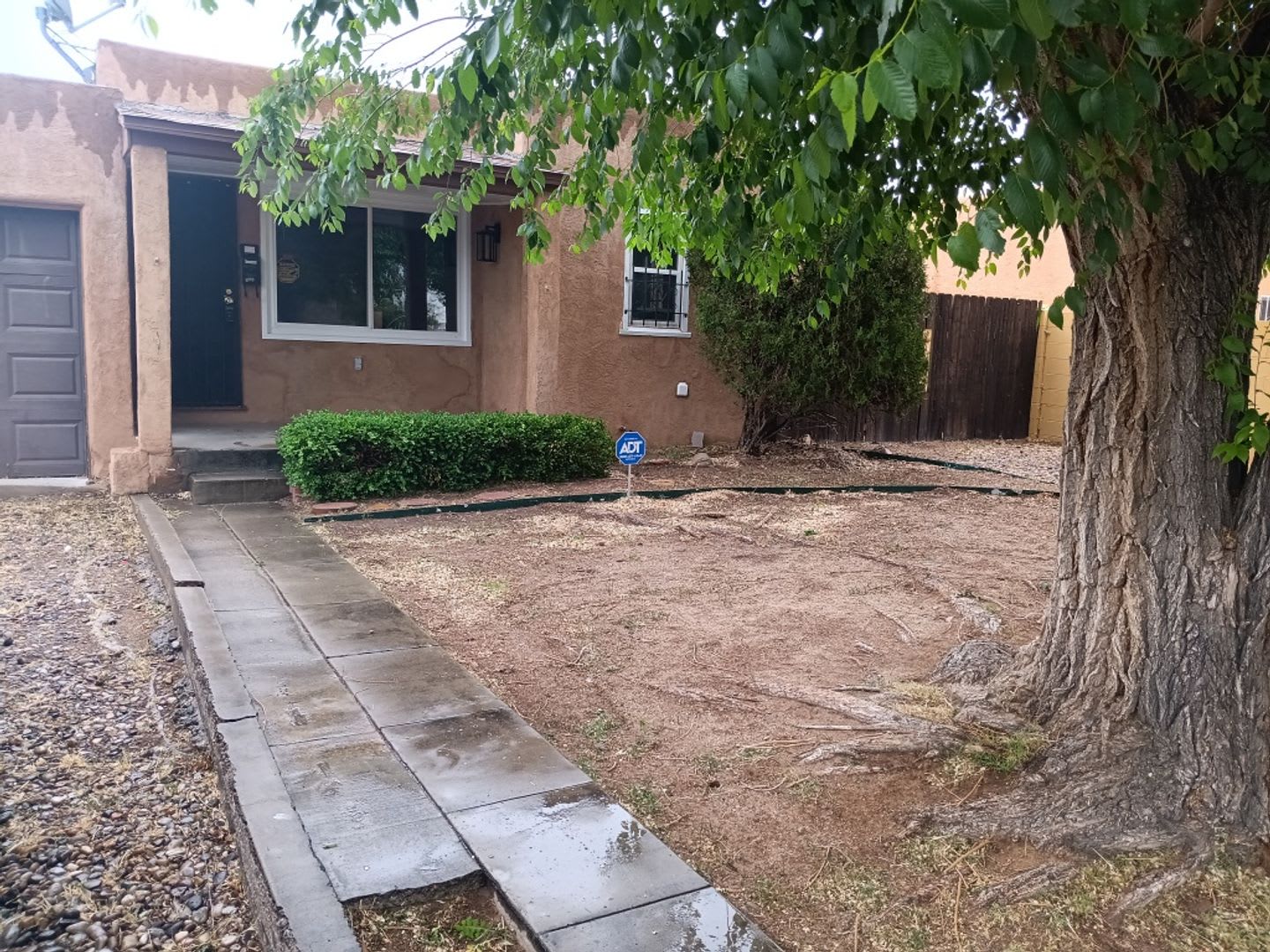 Cozy 2-Bedroom 1 Bathroom Home in NE ABQ! – photo 1
