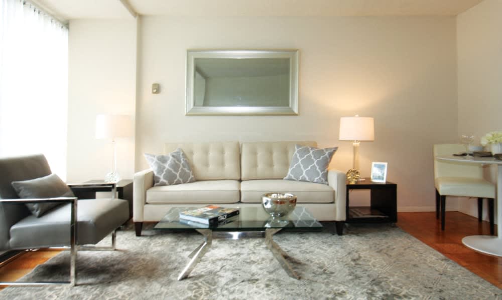Calvert House Apartments – photo 1