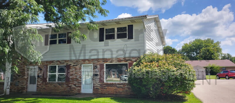 1531 Spruce Ave – photo 1 of 20