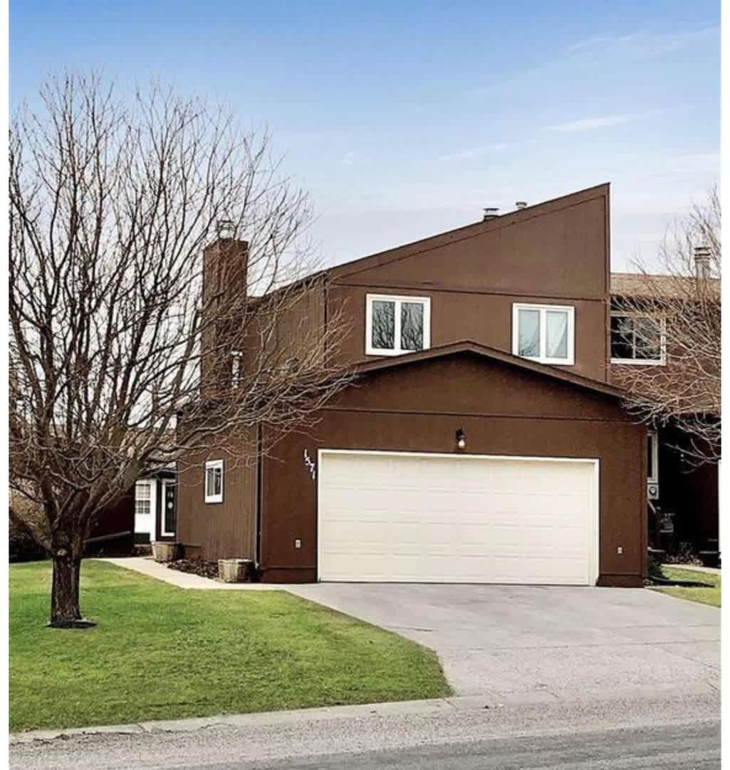 House Nw – photo 1