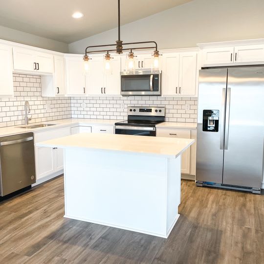 831 United Drive – photo 1 of 10