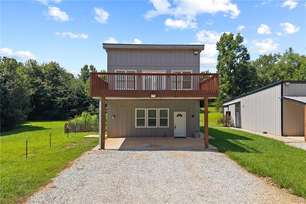 221 Columbus Drive – photo 1 of 77