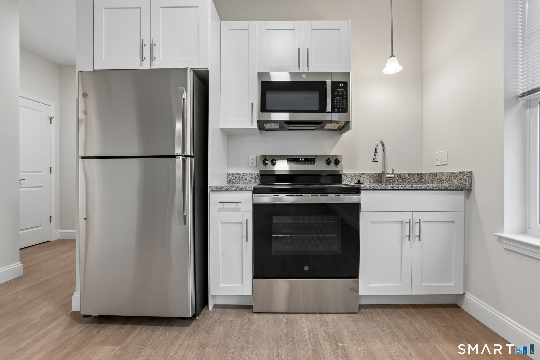 55 Steele Boulevard – photo 1 of 8