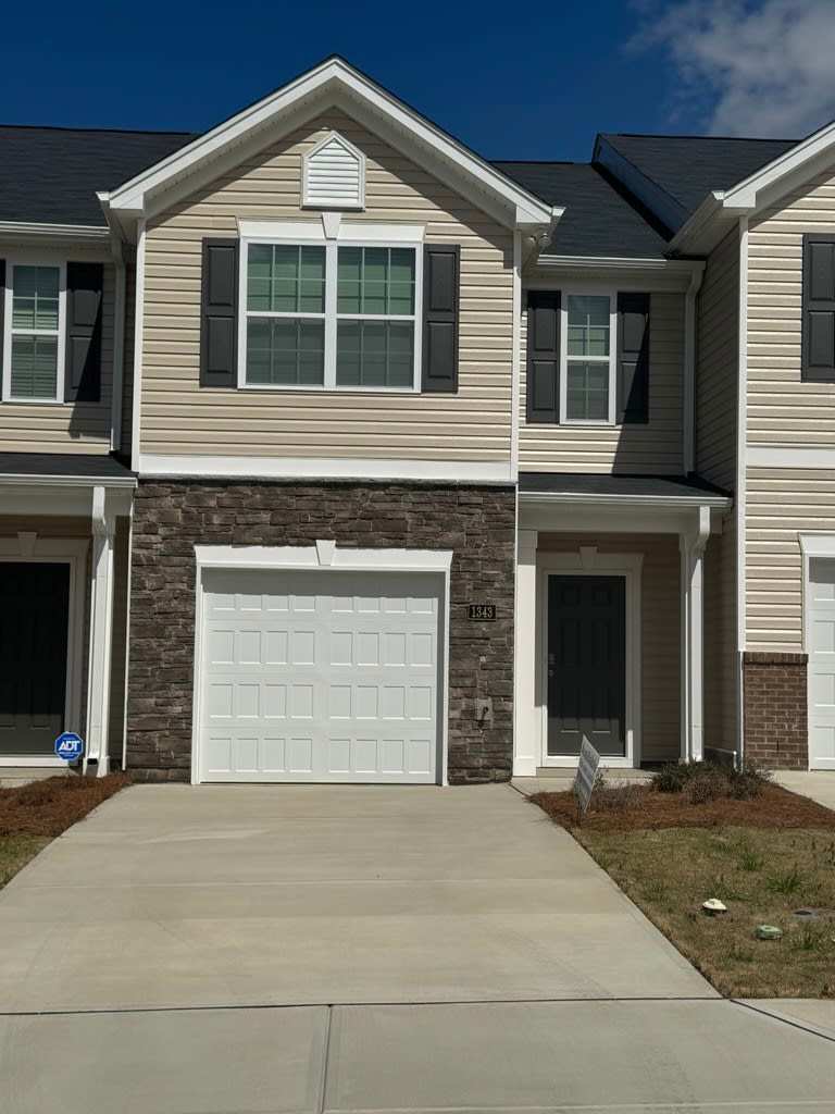1343 Amberview Lane 1 – photo 1 of 193