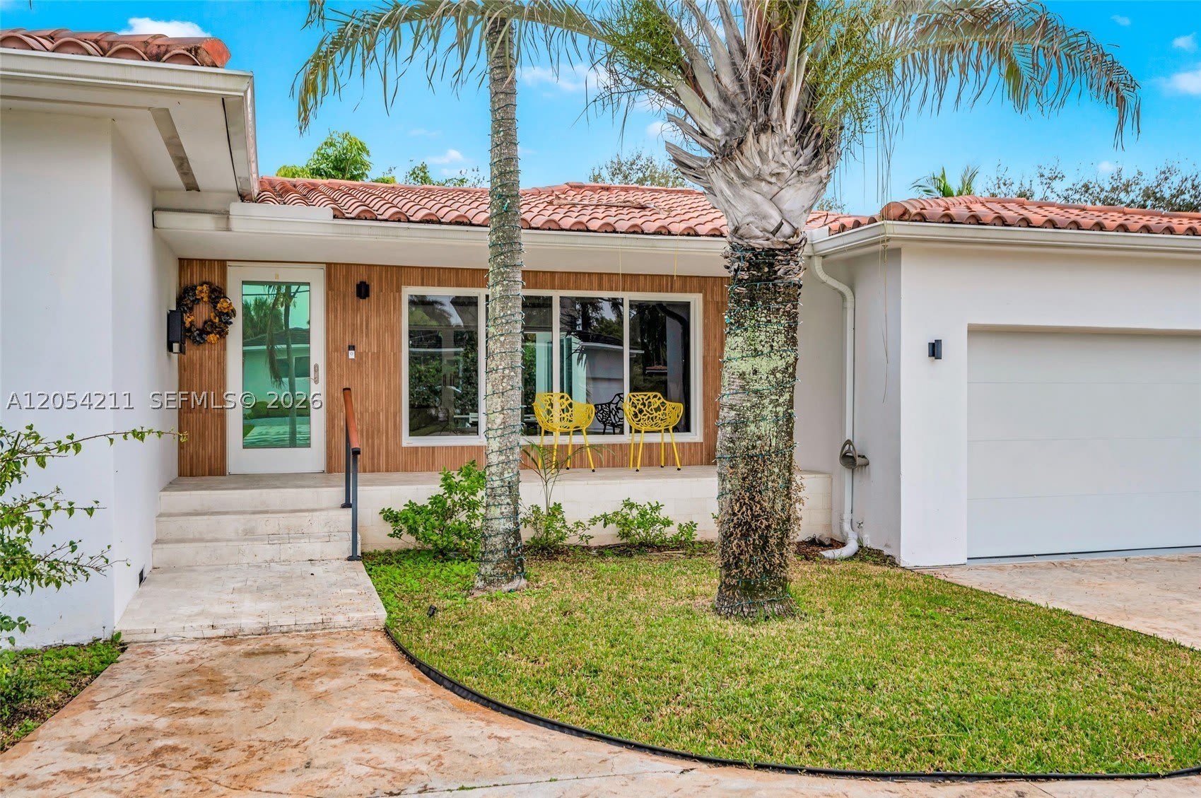 1080 NE 104th St – photo 1