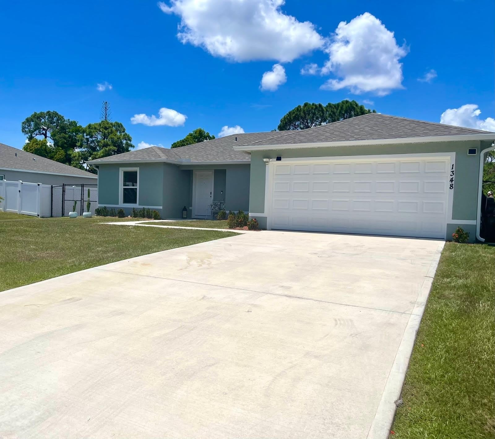 1348 SE BAYHARBOR Street – photo 1