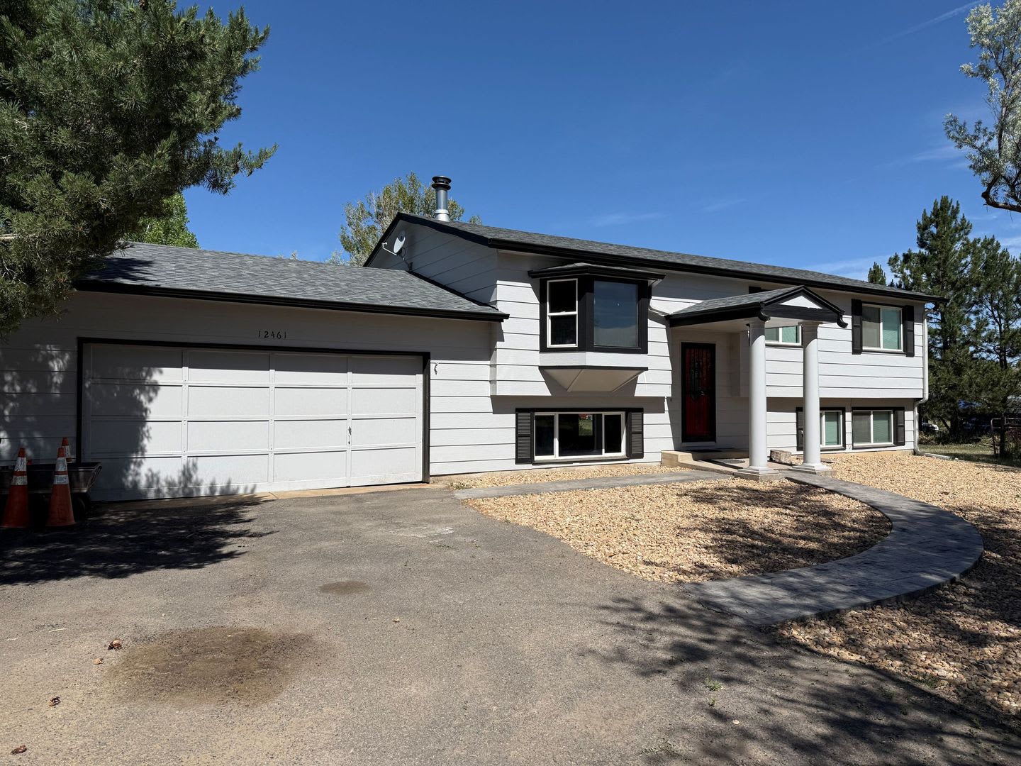 Charming 4‑Bed Retreat on 2 Acres with Barn &amp; Garage – photo 1 of 23