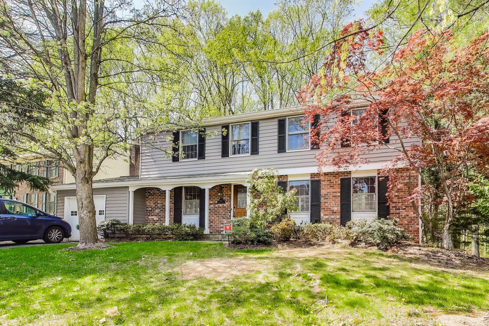 Gorgeous Three Level 4Bed/2.5Bath located in Silver Spring! – photo 1 of 47