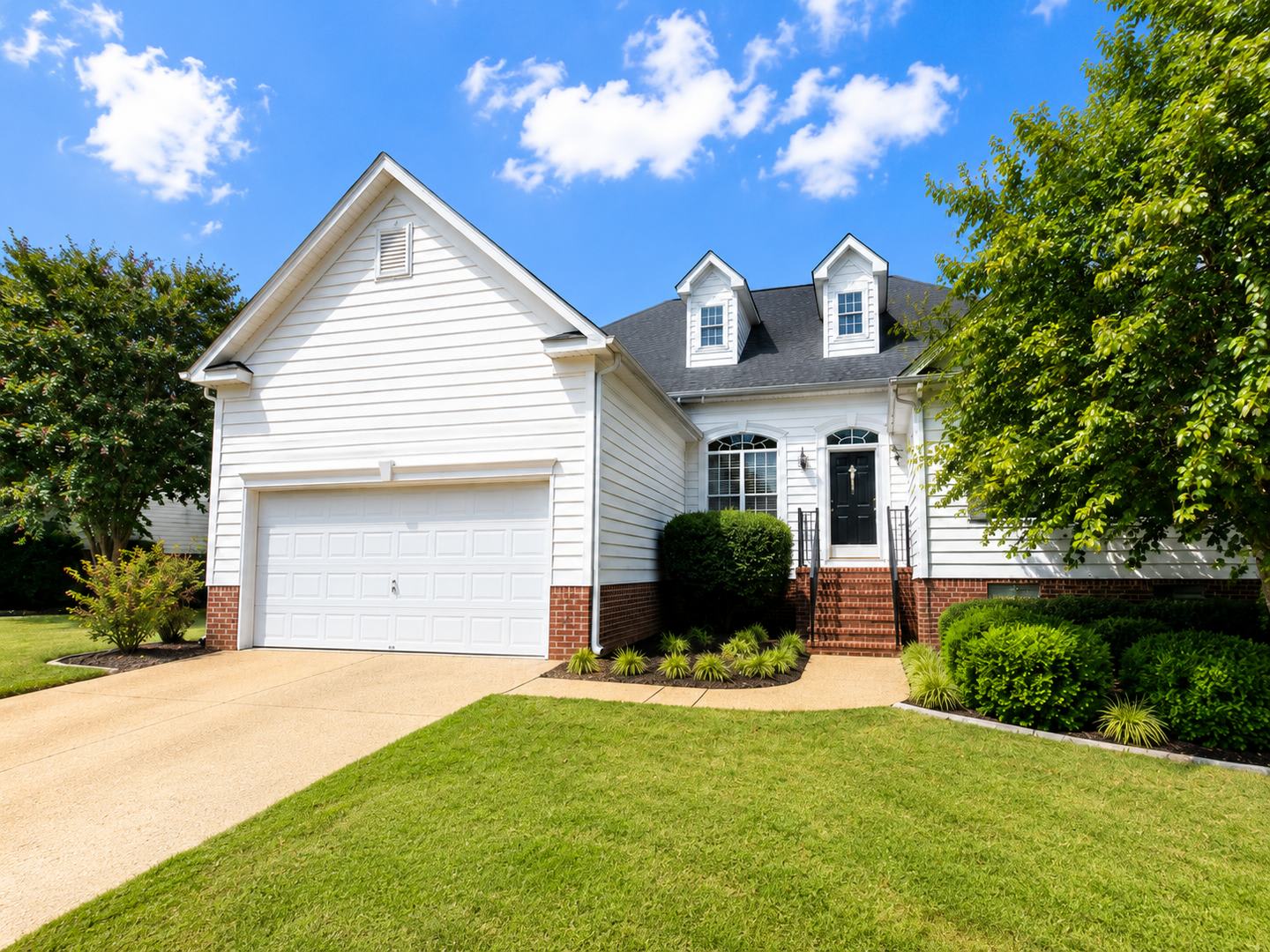Charming 3-Bedroom Ranch in Greer’s Coveted Neighborhood – photo 1