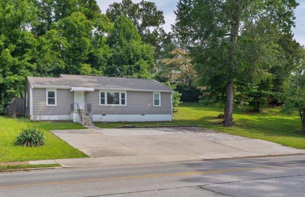711 Barton Ave – photo 1 of 293