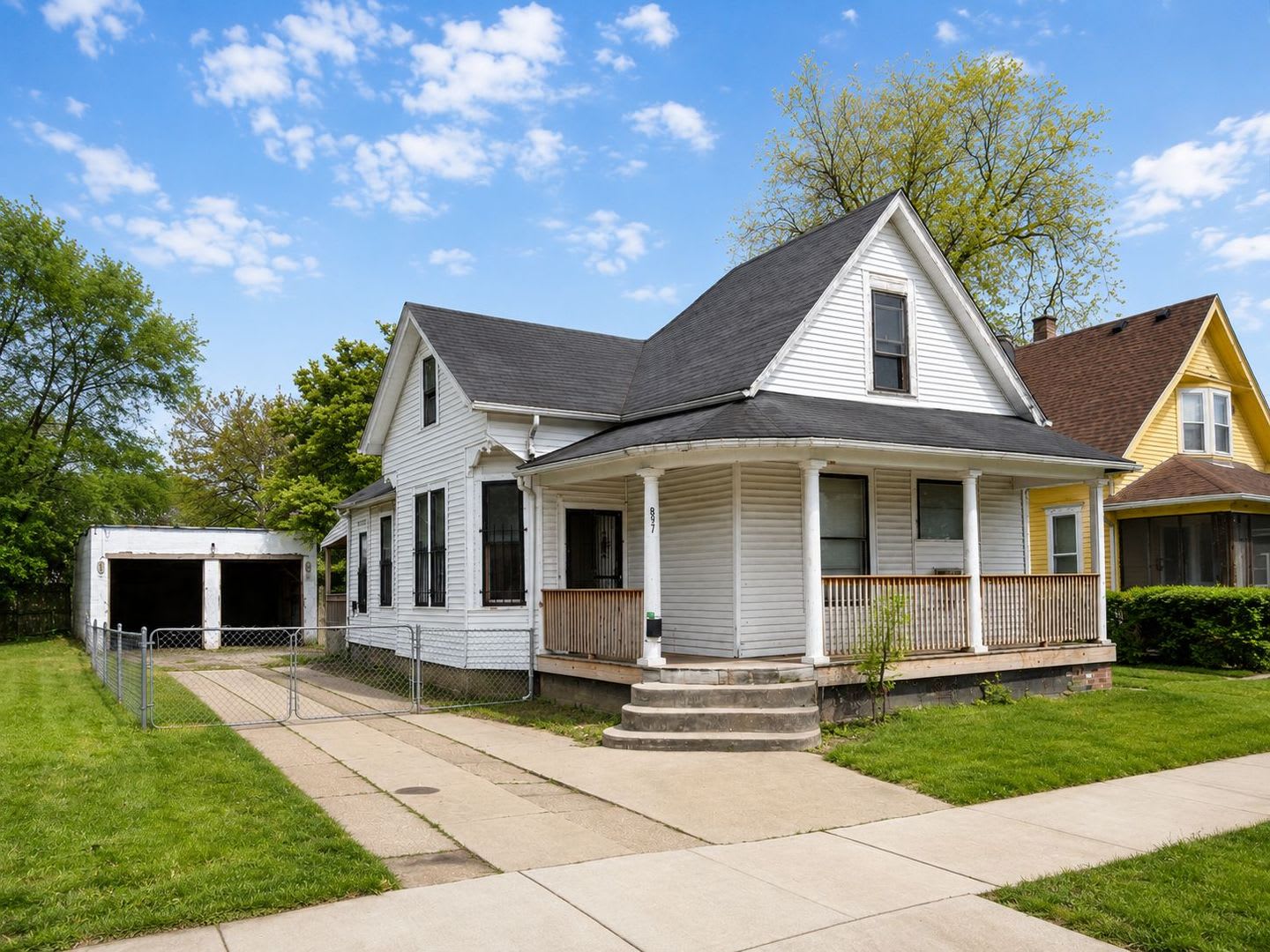 837 Avondale – photo 1