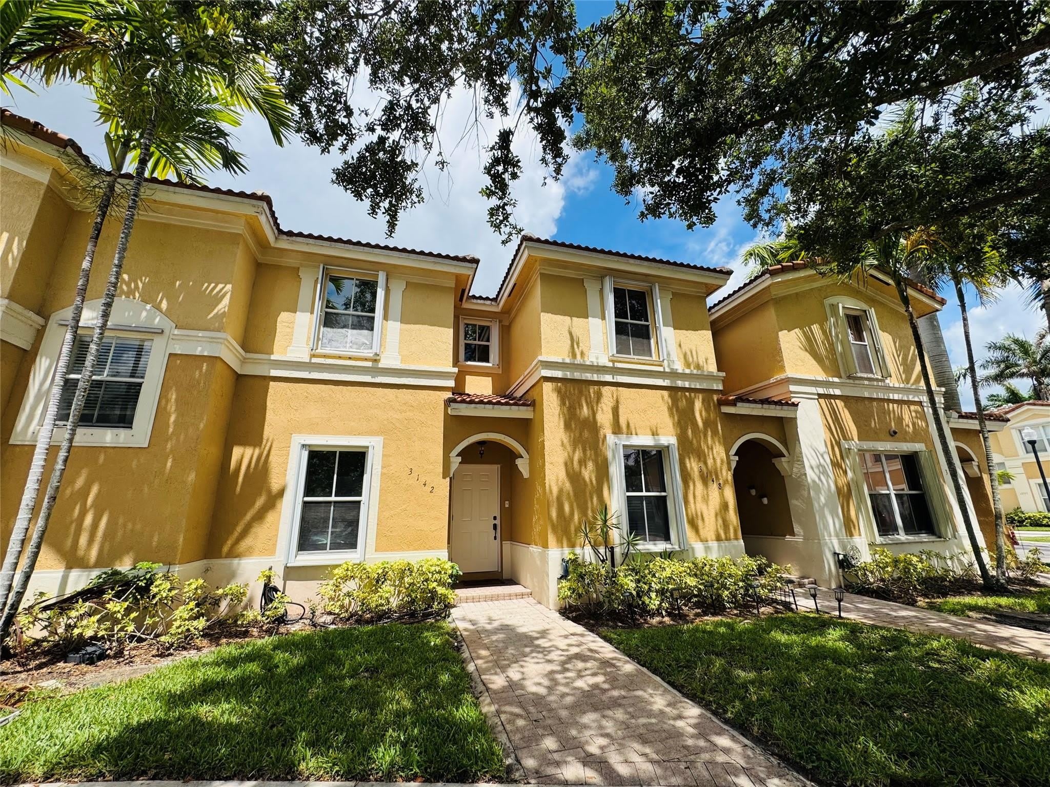 3142 SW 129th Way – photo 1 of 21