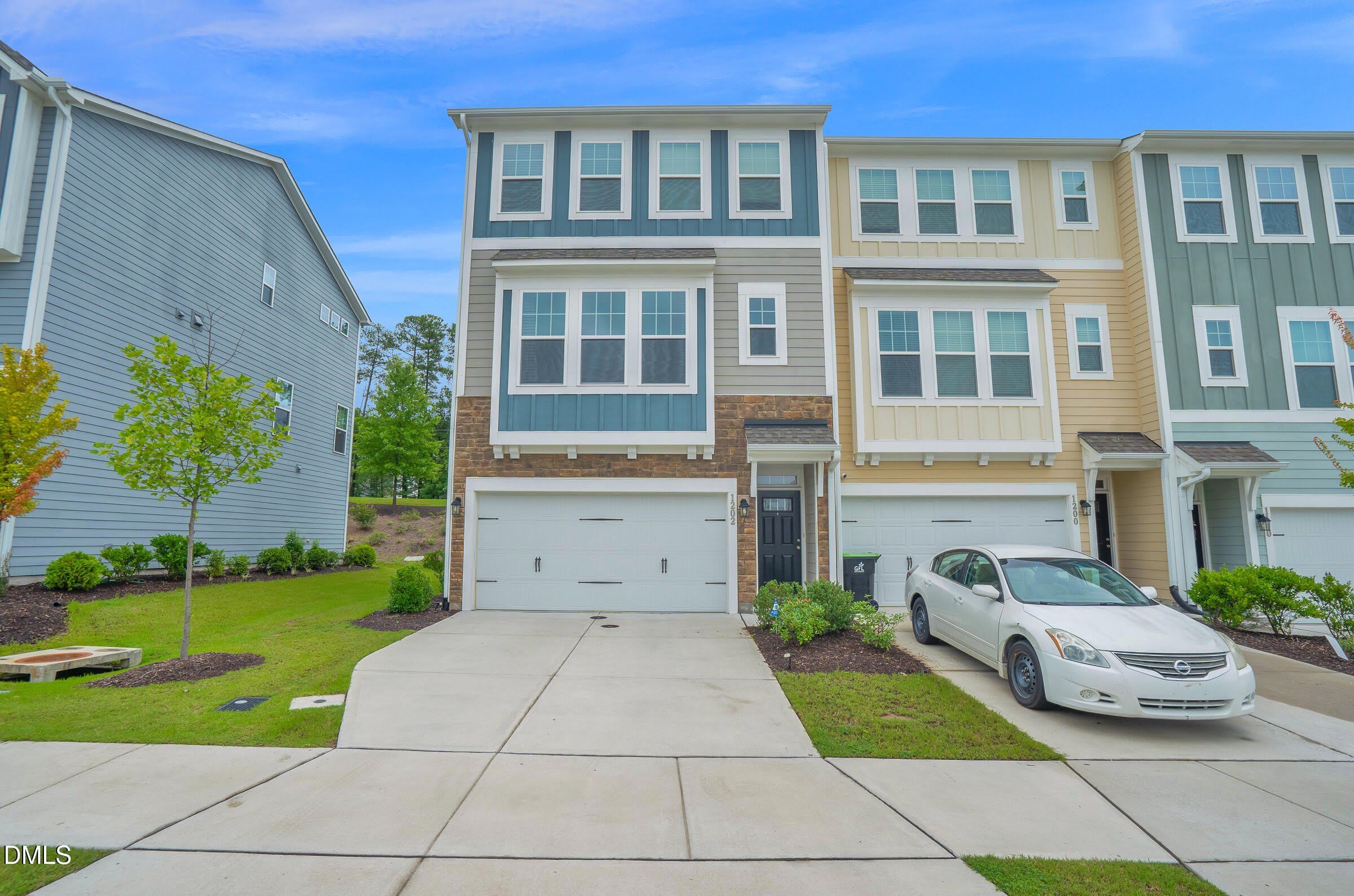 1202 Commack Drive – photo 1