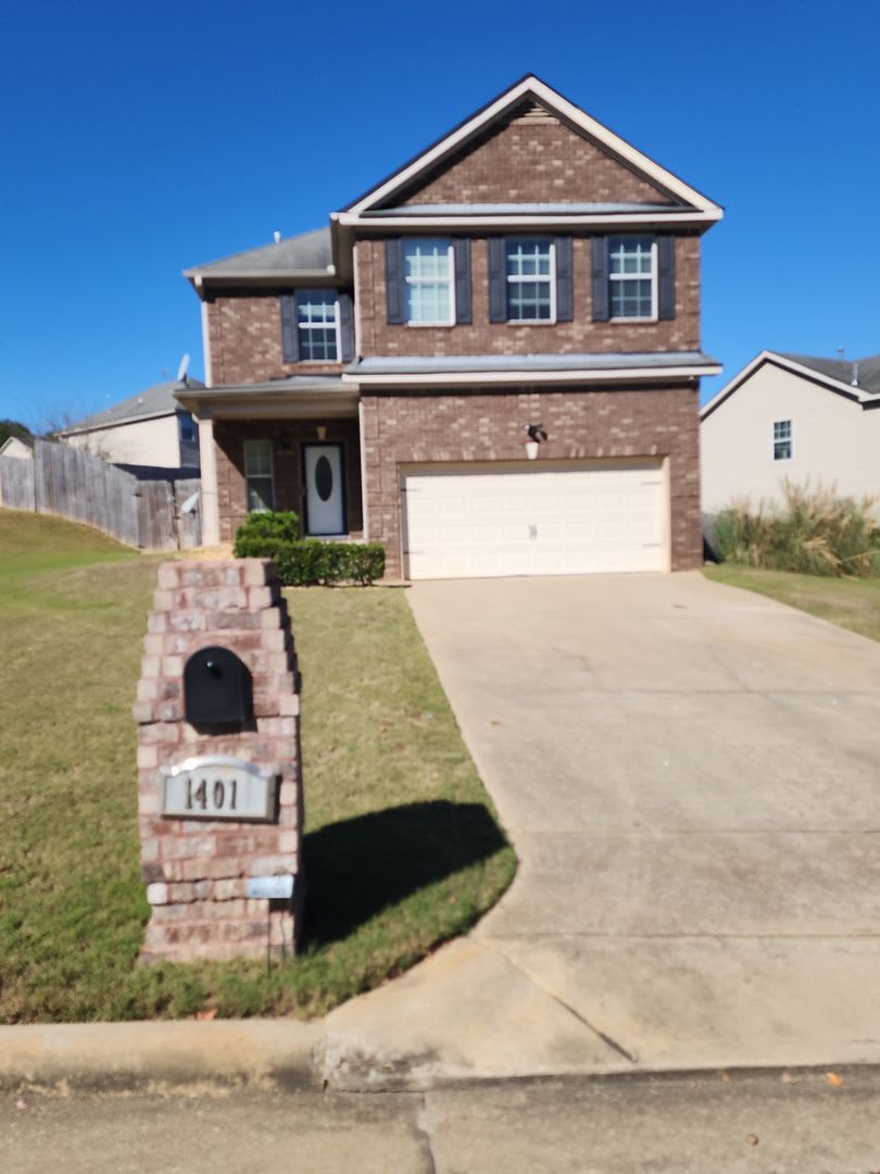 BEAUTIFUL 5 BEDROOM 3 BATHROOM HOUSE FOR RENT – photo 1