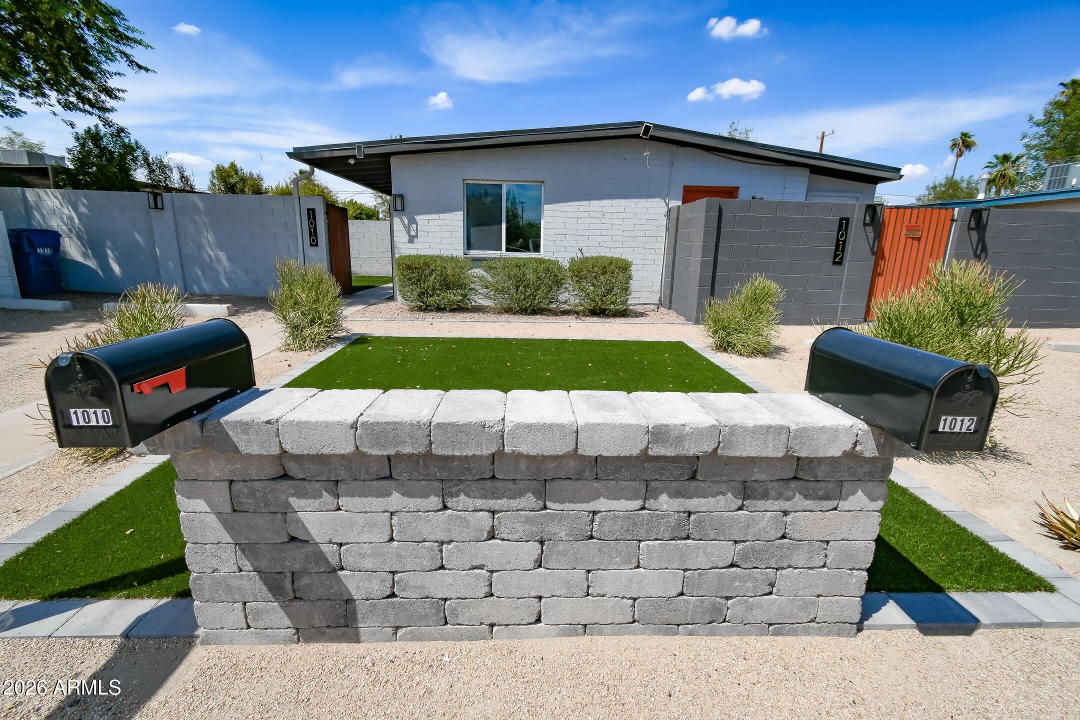 1012 E HENRY Street – photo 1