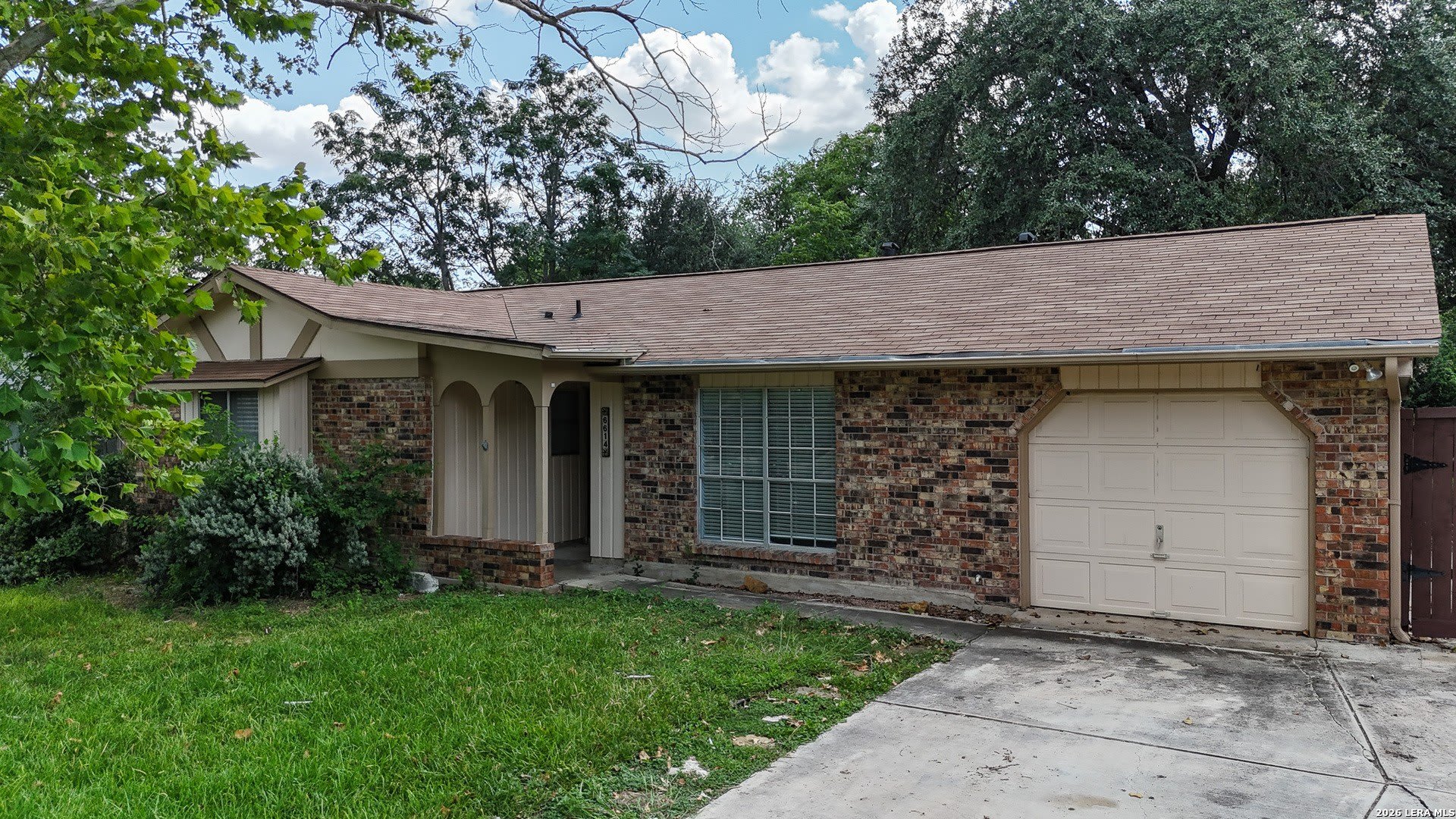 6614 PEACH TREE DR – photo 1 of 36