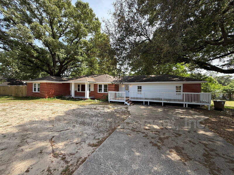 5011 Highcrest Drive – photo 1