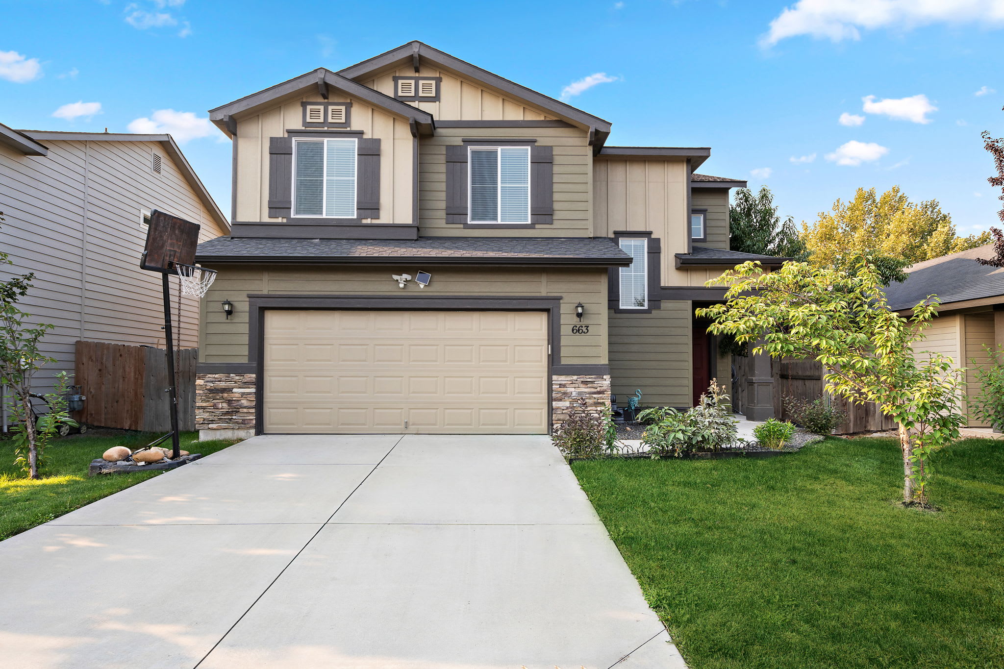 663 West Archerfield Street – photo 1