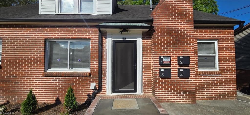2912 Woodleigh Street – photo 1