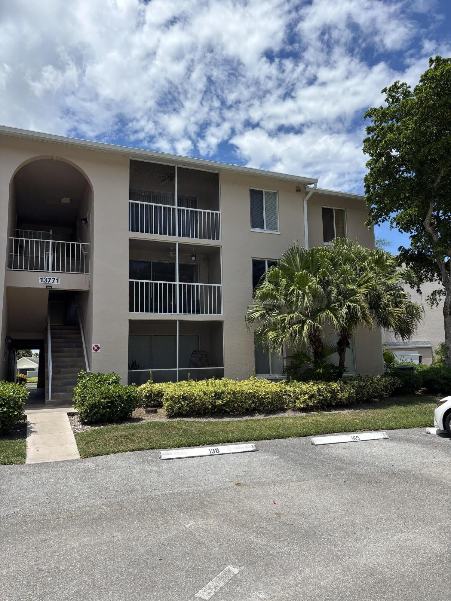 13771 ONEIDA Drive – photo 1