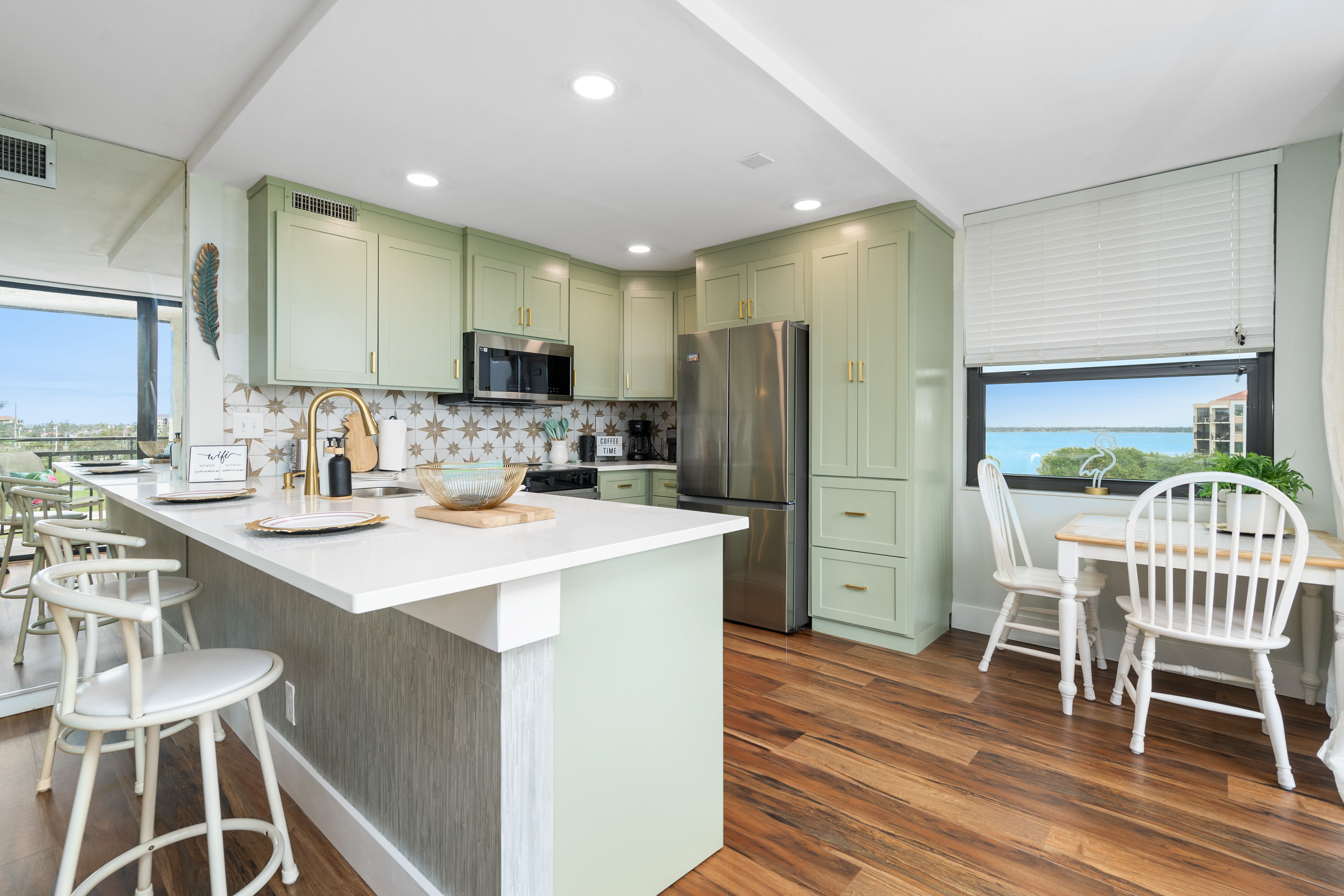 6180 Sun Blvd – photo 1