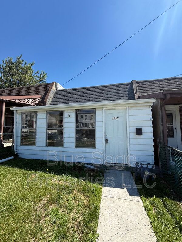 1427 Simpson St – photo 1 of 15