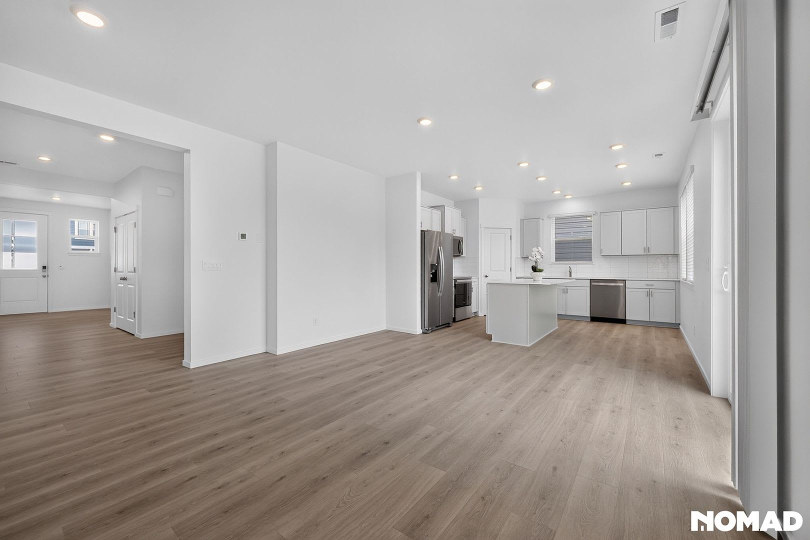 Brand New 2 633 Sq Ft Home In Puyallup Available Now – photo 1 of 31