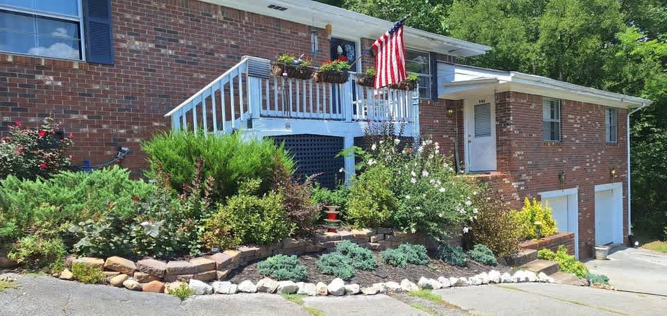 545 Bruning Lane – photo 1 of 8