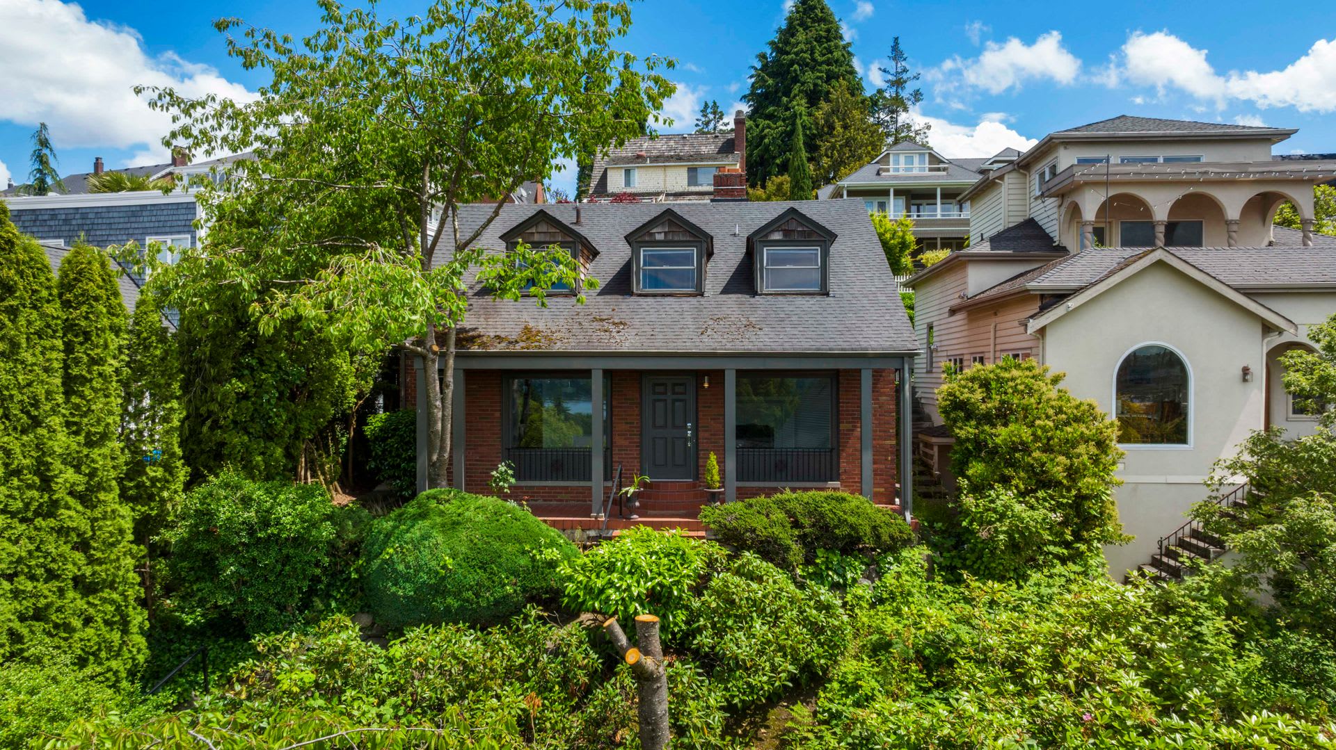 2 Weeks Free Historic Laurelhurst Home Quiet Neighborhood Stunning Water View 4 Mins To U Village Uw – photo 1